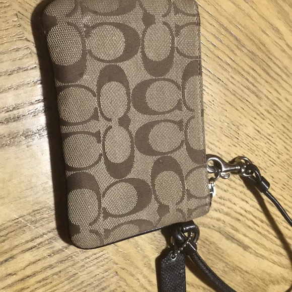 COACH wristlet - Picture 4 of 7
